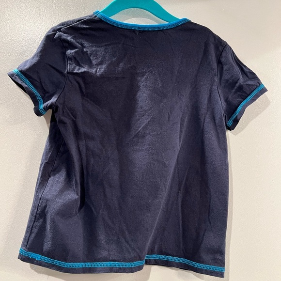 Embroidered navy t-shirt beautiful lion design, size 6, good condition - Picture 3 of 4